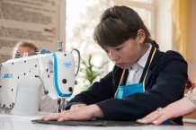 07-04-2018 Pupils of the orphanage learn to sew and cook